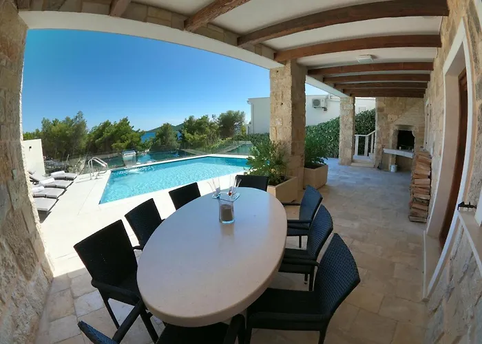 Seas The Day Villa Drage